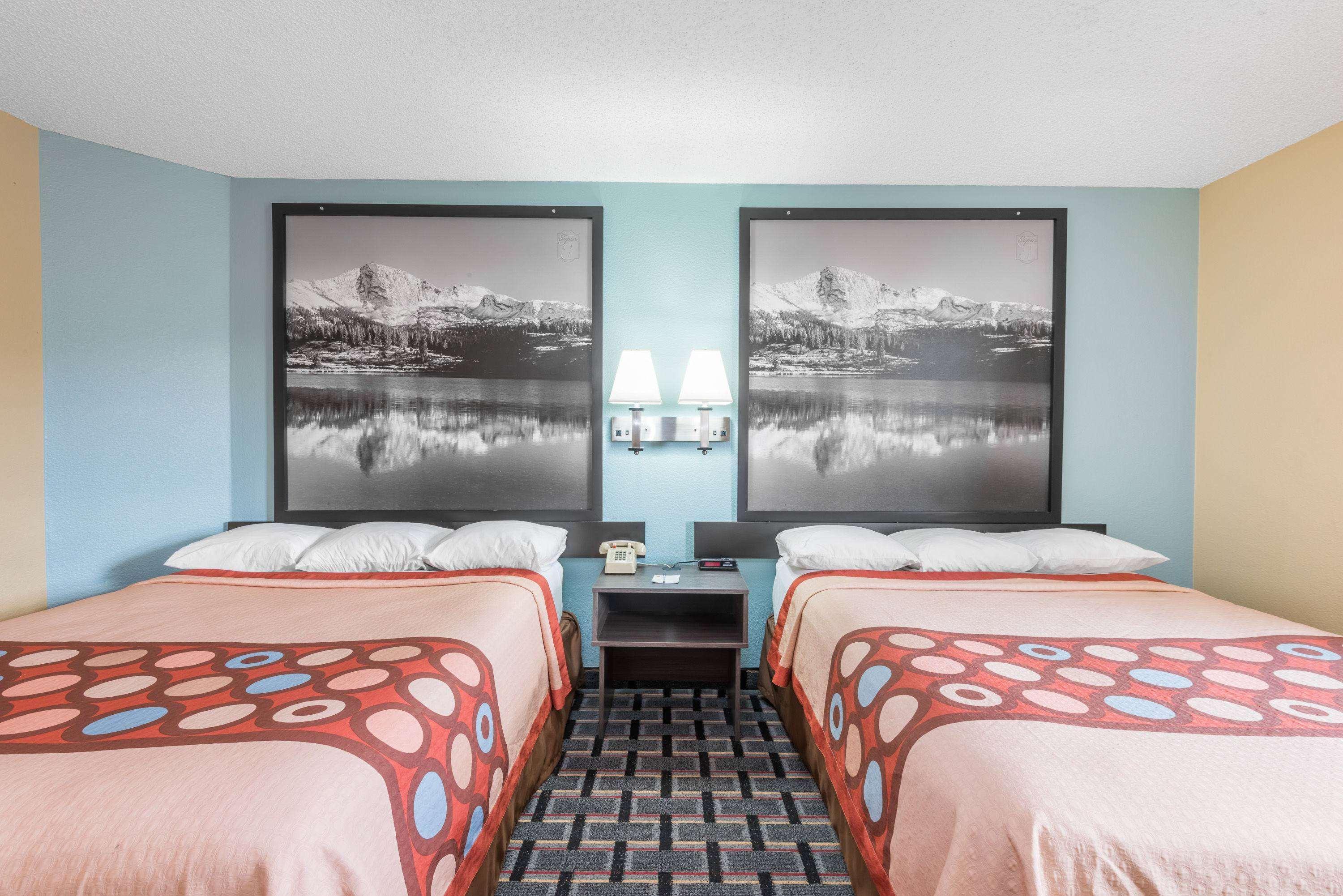 Super 8 By Wyndham Henderson North East Denver Dış mekan fotoğraf