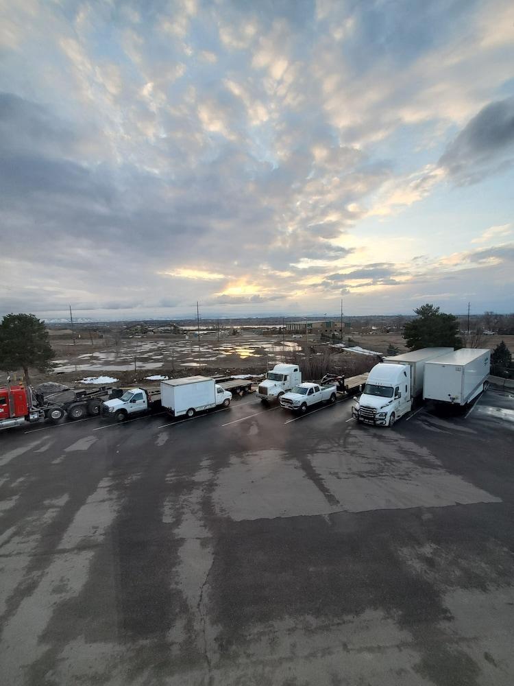 Super 8 By Wyndham Henderson North East Denver Dış mekan fotoğraf
