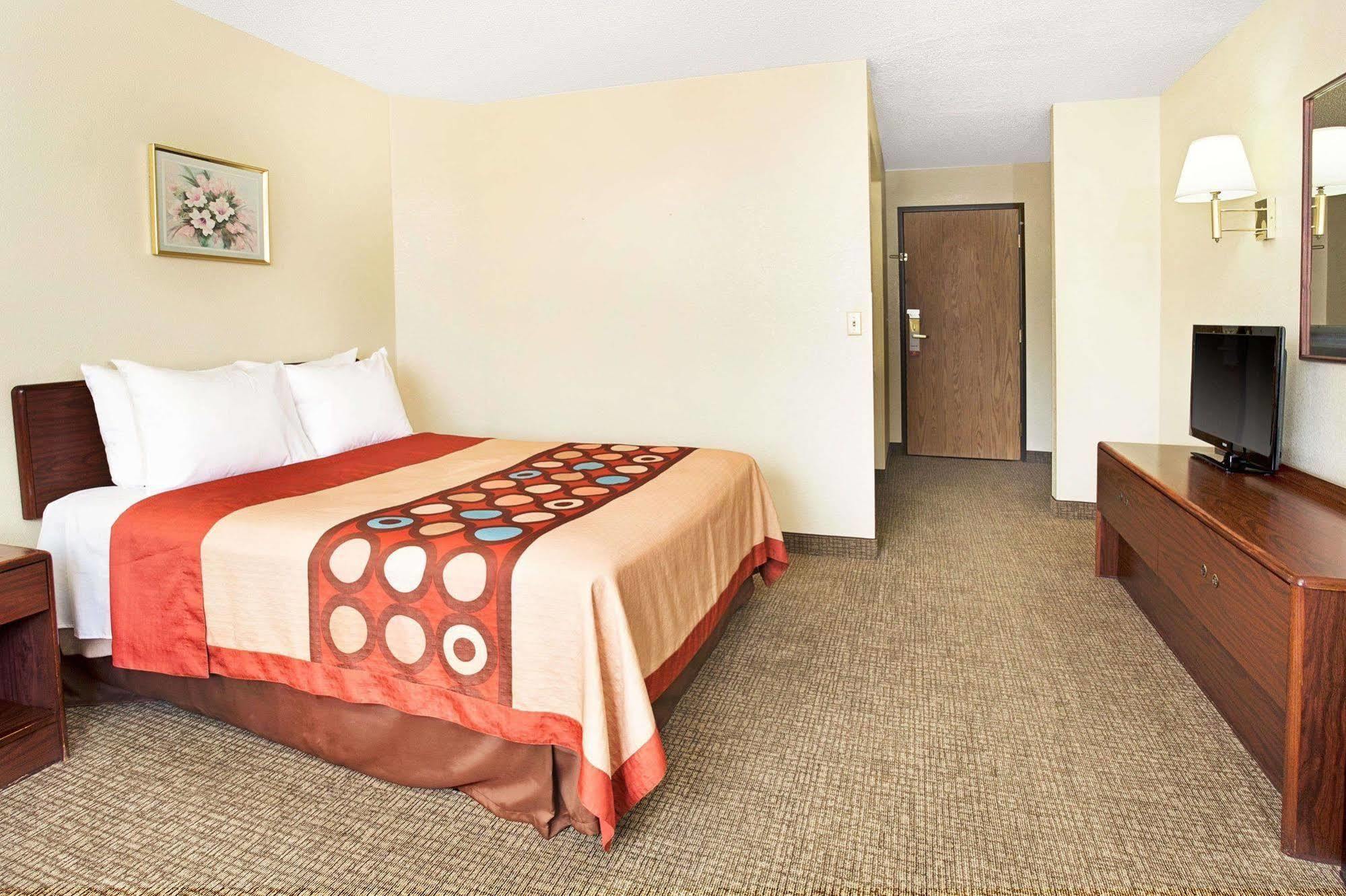 Super 8 By Wyndham Henderson North East Denver Dış mekan fotoğraf